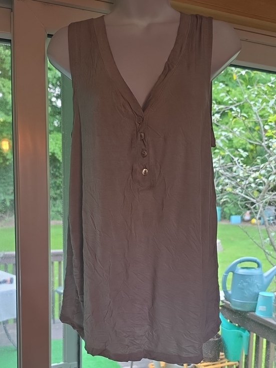 POL Tops - POL Sleeveless V-Neck Button-Front Camisole - Taupe